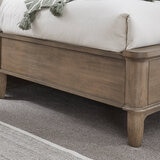 Universal Brooadmore, Lila Cama King