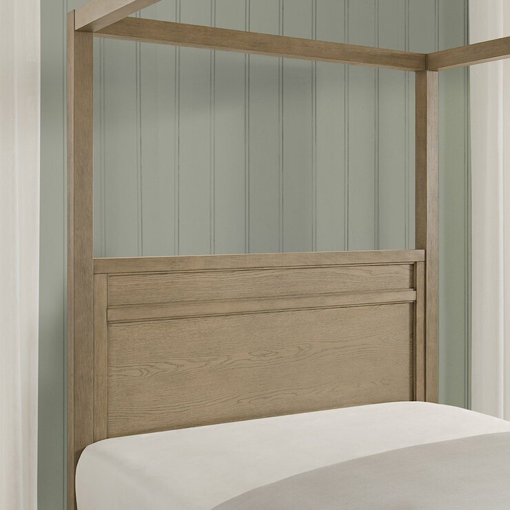 Universal Broadmoore, Cama Tamaño Queen Con Dosel