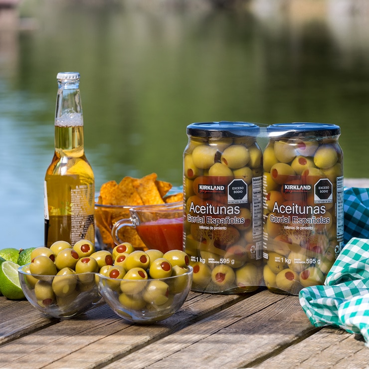 Kirkland Signature Aceitunas Gordal Españolas Rellenas de Pimiento 2 pzas de 595 g