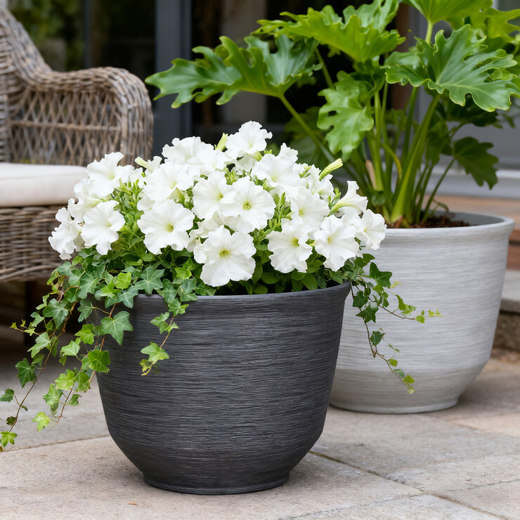 Blaire, Maceta de Resina de 22"