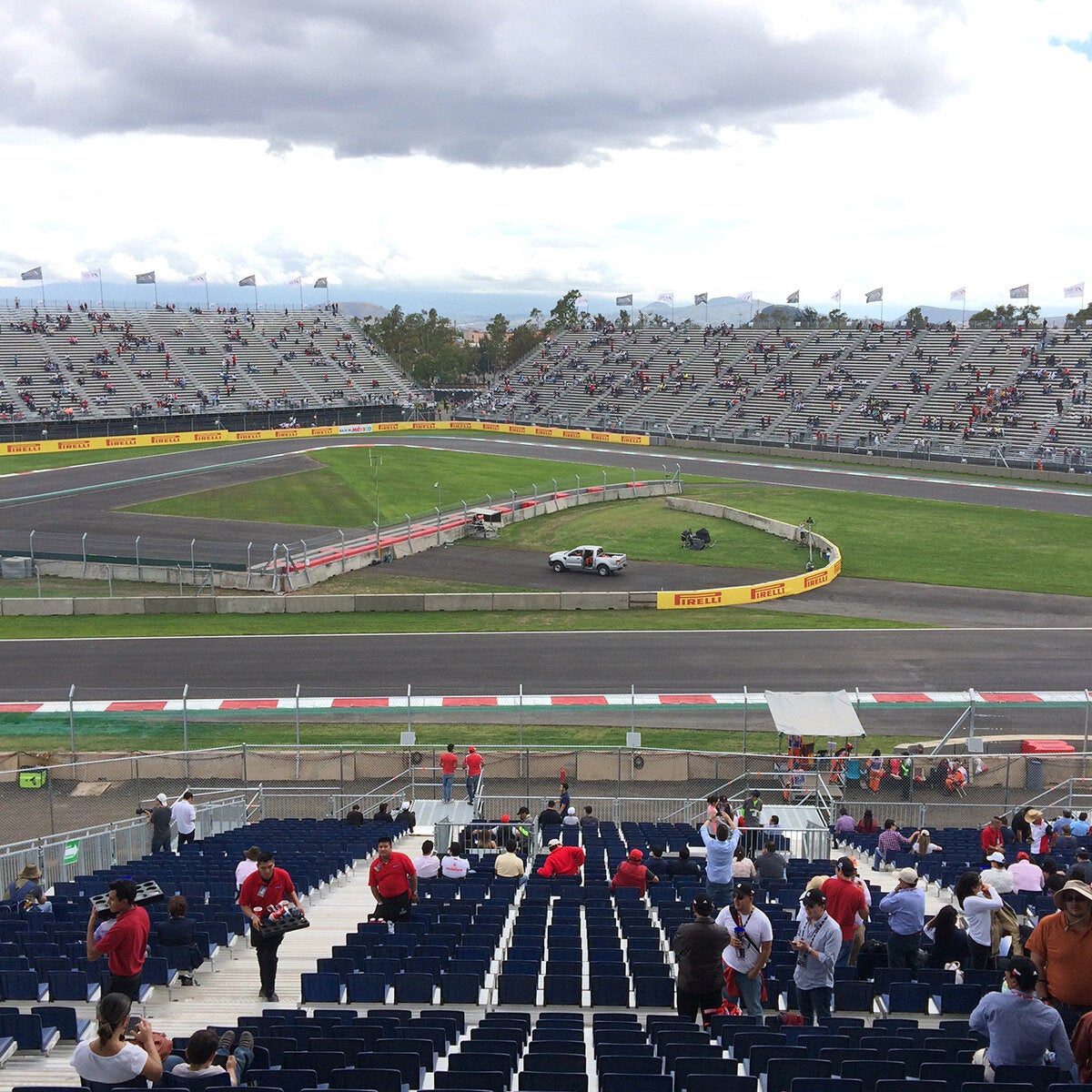 Paquete Fórmula 1 Gran Premio de México: Boleto de entrada para 2 personas al Gran Premio de México del 30 de octubre al 1 de noviembre 2026