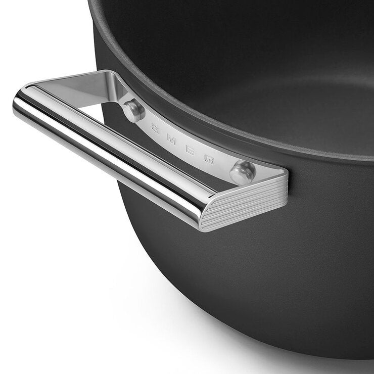 Smeg Olla de 26cm con Tapa de Cristal negro Smeg Olla de 26cm con Tapa de Cristal negro
