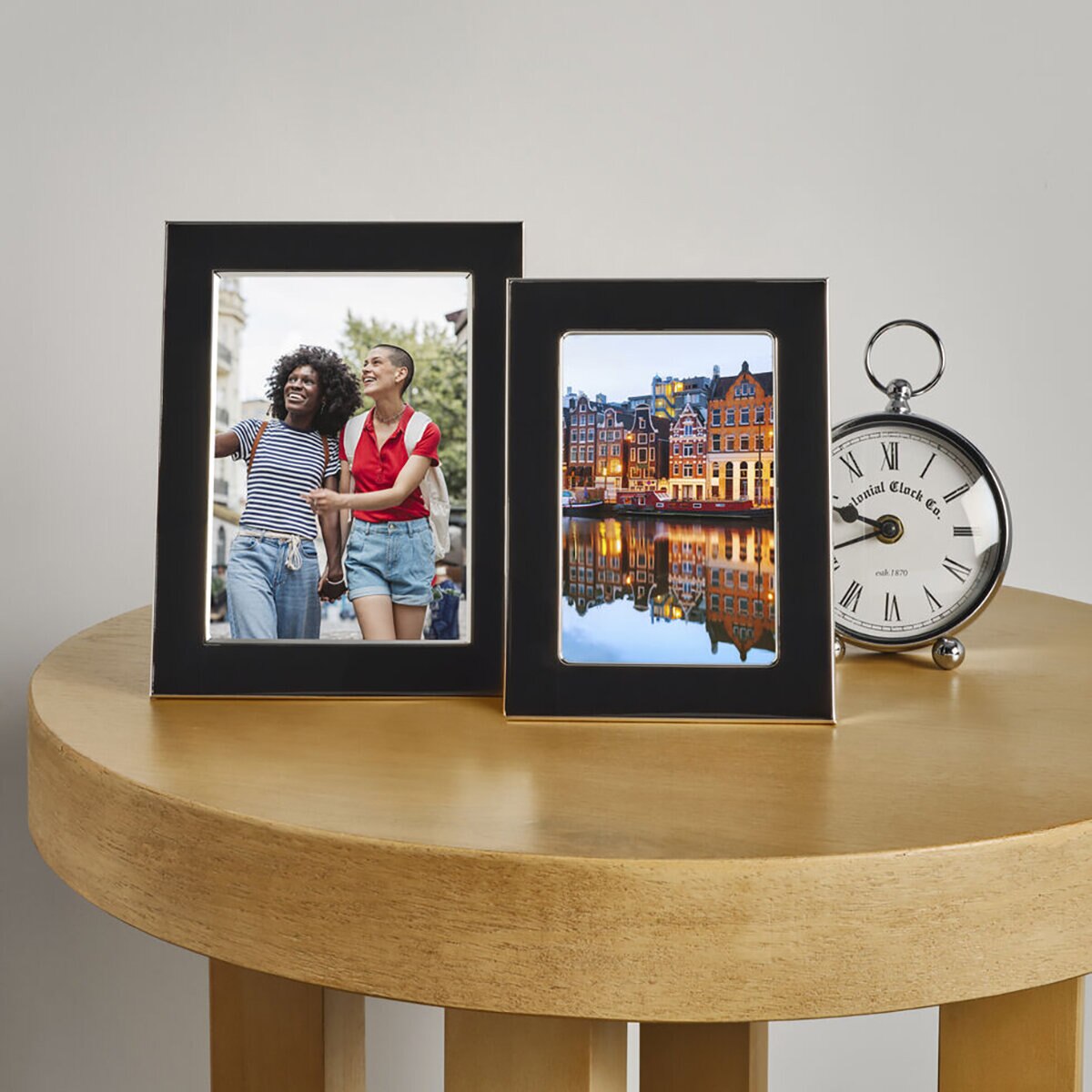 Mikasa Set de 5 Marcos Metálicos Esmaltados, Negro con Plateado