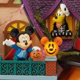 Disney Casa Animada de Halloween con Luces y Música Disney Casa Animada de Halloween con Luces y Música
