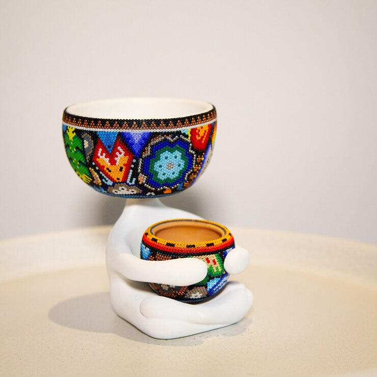 Estudio Floga, Robert Zen Set de 2 Macetas con Arte Huichol