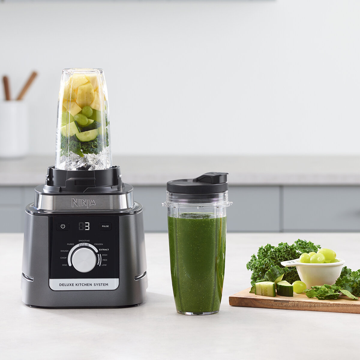 Ninja Deluxe Sistema de Cocina con Jarra de 2.6 L , Procesador de 9 Tazas, 2 Discos de Rebanado/triturado, 2 Vasos de 700 ml