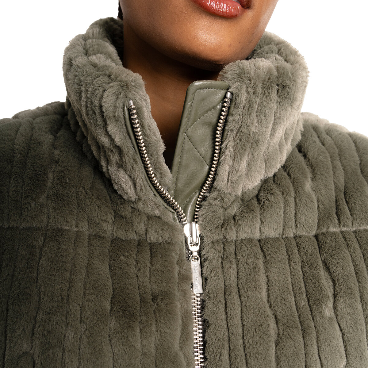 Bearpaw Chamarra para Dama Verde EE Grande