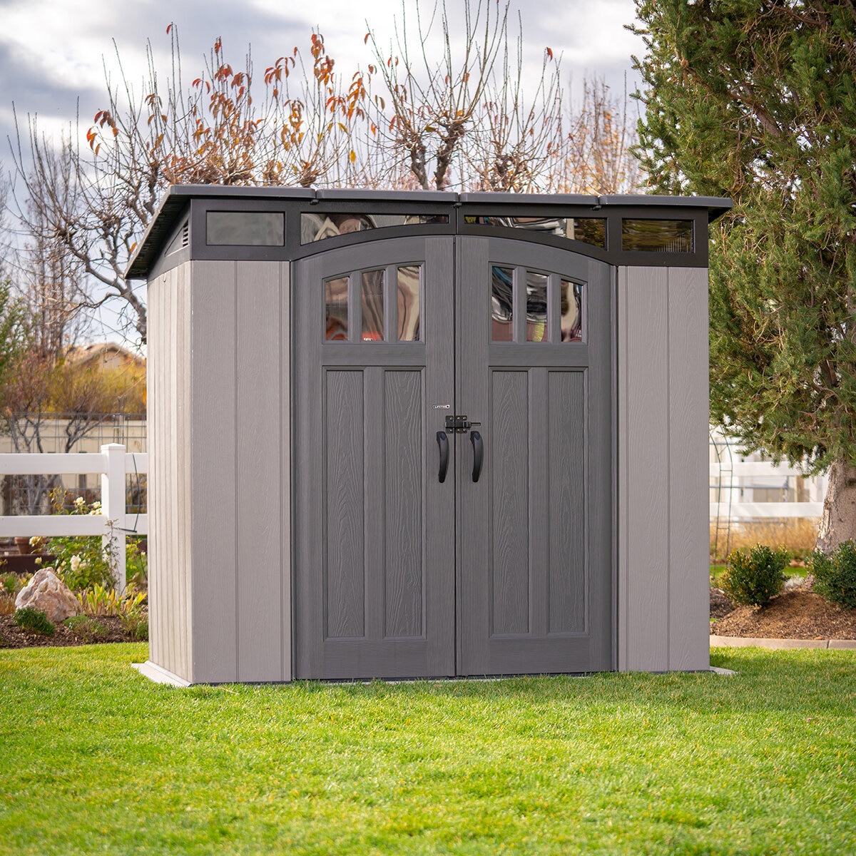 Lifetime, Cobertizo de 2.38m x 1.47m