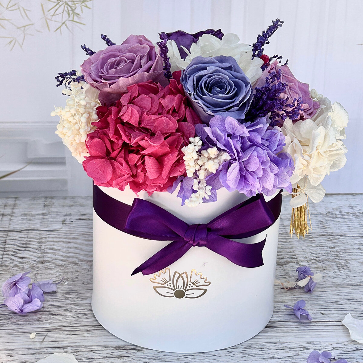 Alive, Bouquet Mix morado, Caja Blanca, Duración 6 Meses. Alive, Bouquet Mix morado, Caja Blanca, Duración 6 Meses.