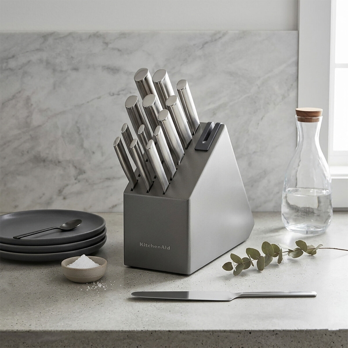 KitchenAid Juego de Cuchillos Forjados de 14 piezas con Bloque de Acero y Afilador Integrado KitchenAid Juego de Cuchillos Forjados de 14 piezas con Bloque de Acero y Afilador Integrado