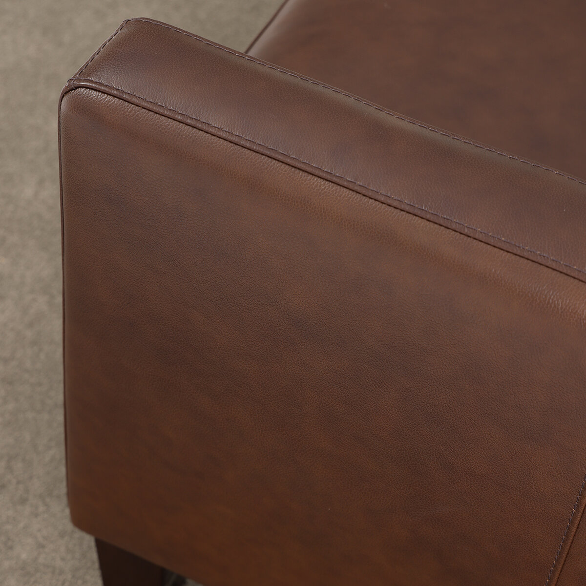 Simon Li Furniture, Sofá de Piel