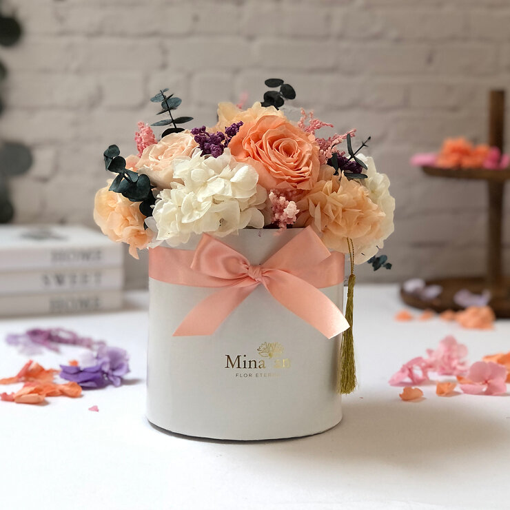 Mina'an Flor Eterna, Bouquet Con Flores Y Follajes Preservados Modelo Peach