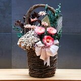 Daysa, Arreglo de Flores Preservadas en Canasta Natural