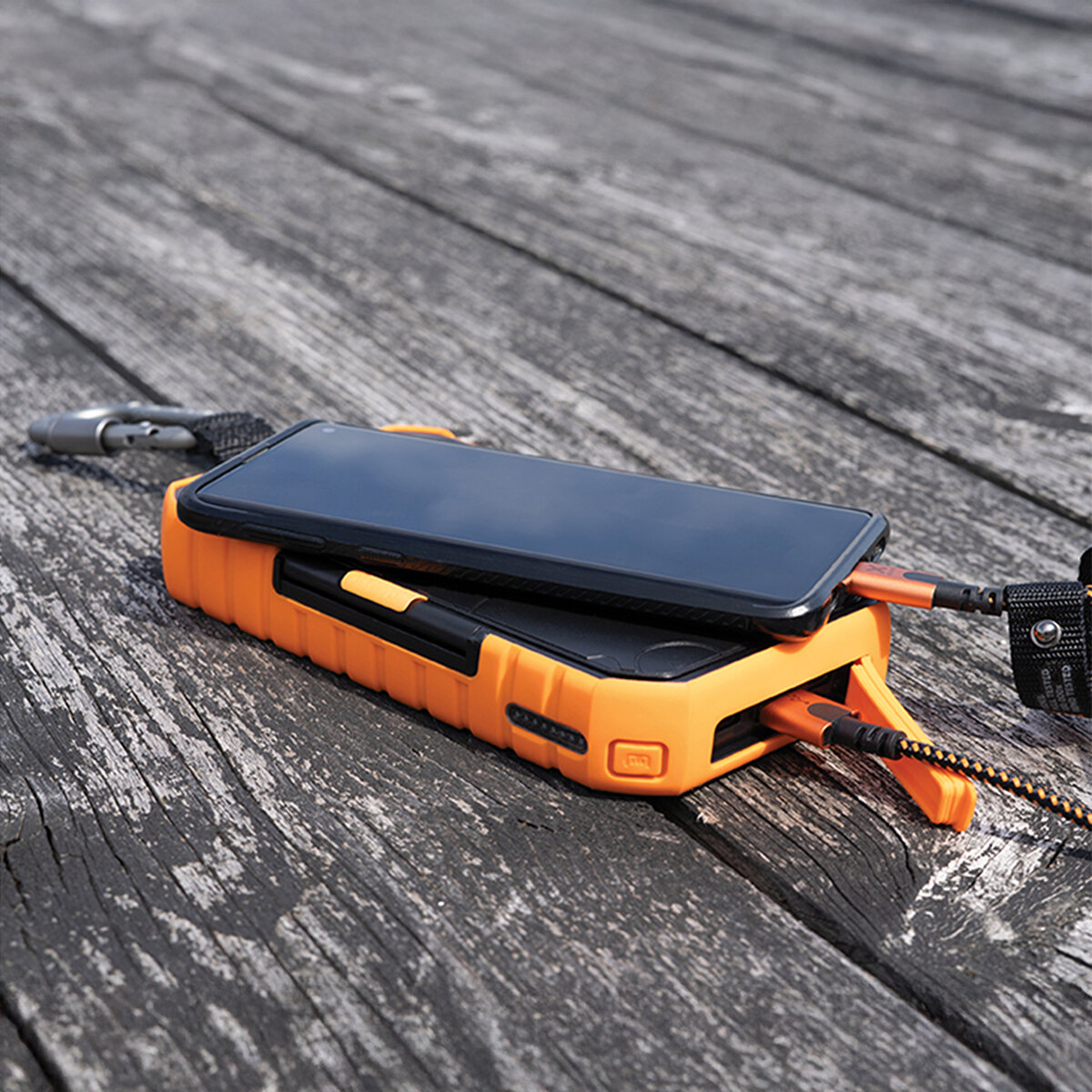 Xtorm Batería Portátil con Panel Solar 10,000 mAh
