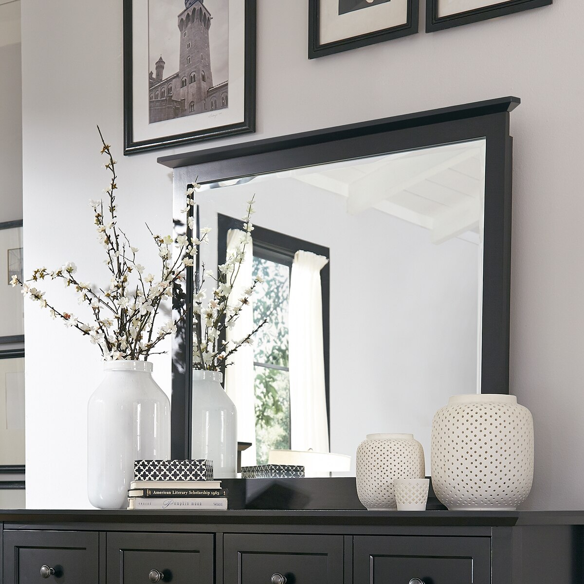 Espejo con Marco de Caoba Acabado Color Negro, Modus Furniture, Paragon