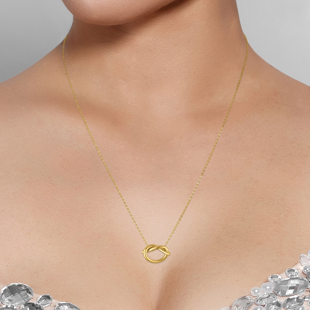 Collar con Dije de Nudo, Oro Amarillo 14K
