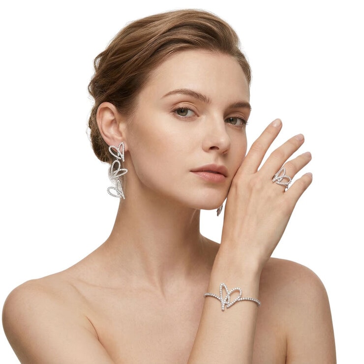 Mayfer, Juego de Corazones, Anillo, Aretes y Pulsera, con Cristal Austríaco Mayfer, Juego de Corazones, Anillo, Aretes y Pulsera, con Cristal Austríaco