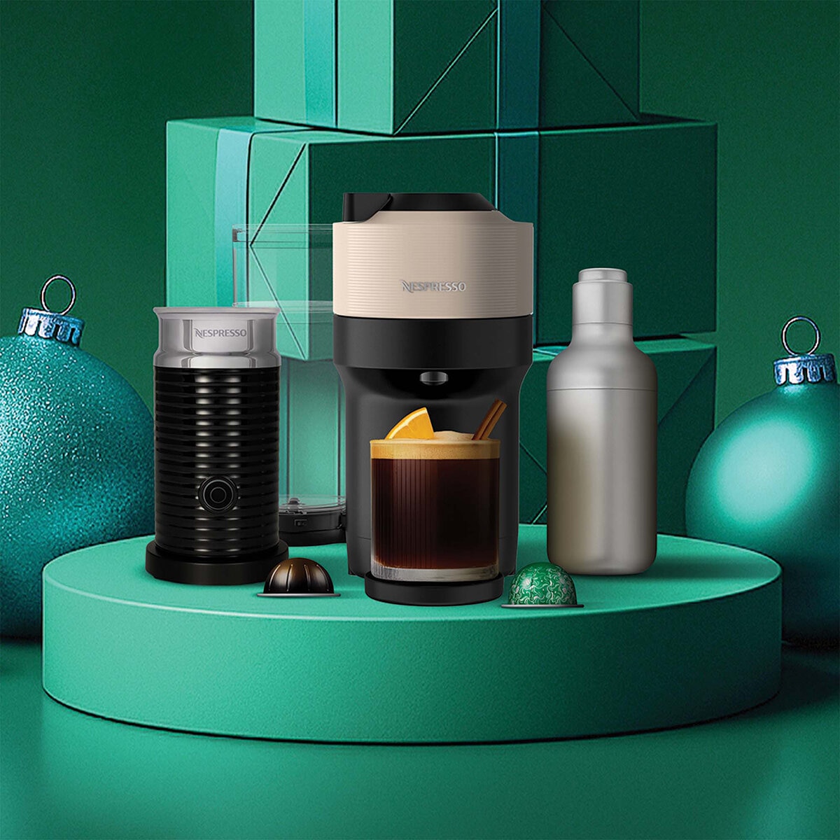 Nespresso, Cafetera Onpack Vertuo Pop Festive, Color Beige