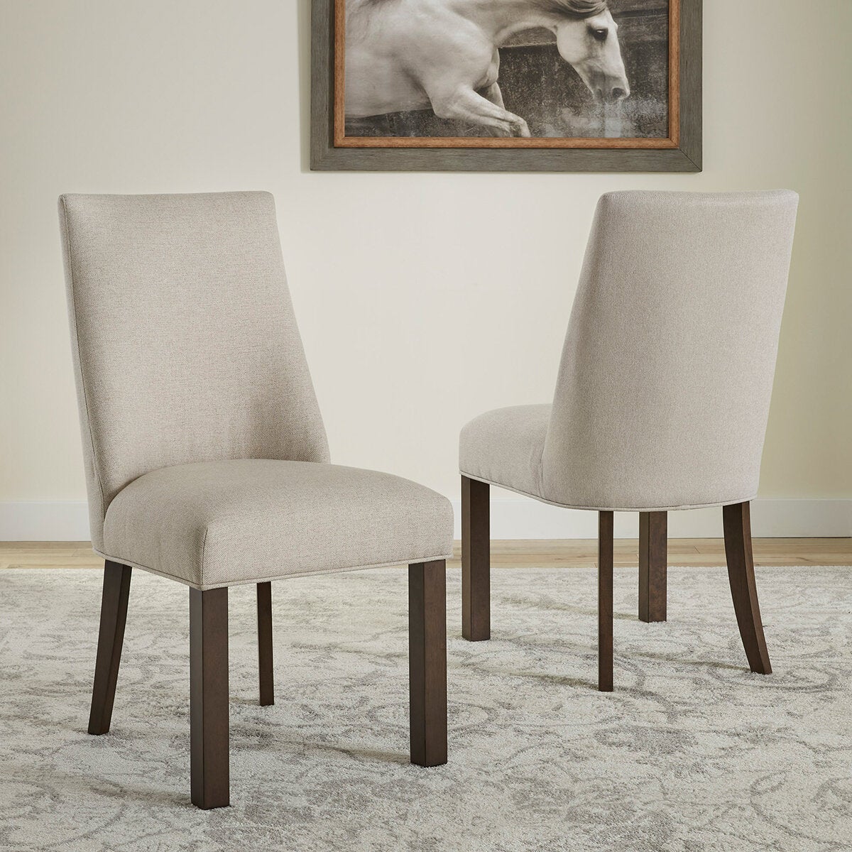 Universal Broadmoore, Erma, Juego de Comedor de 9 Piezas Universal Broadmoore, Erma, Juego de Comedor de 9 Piezas