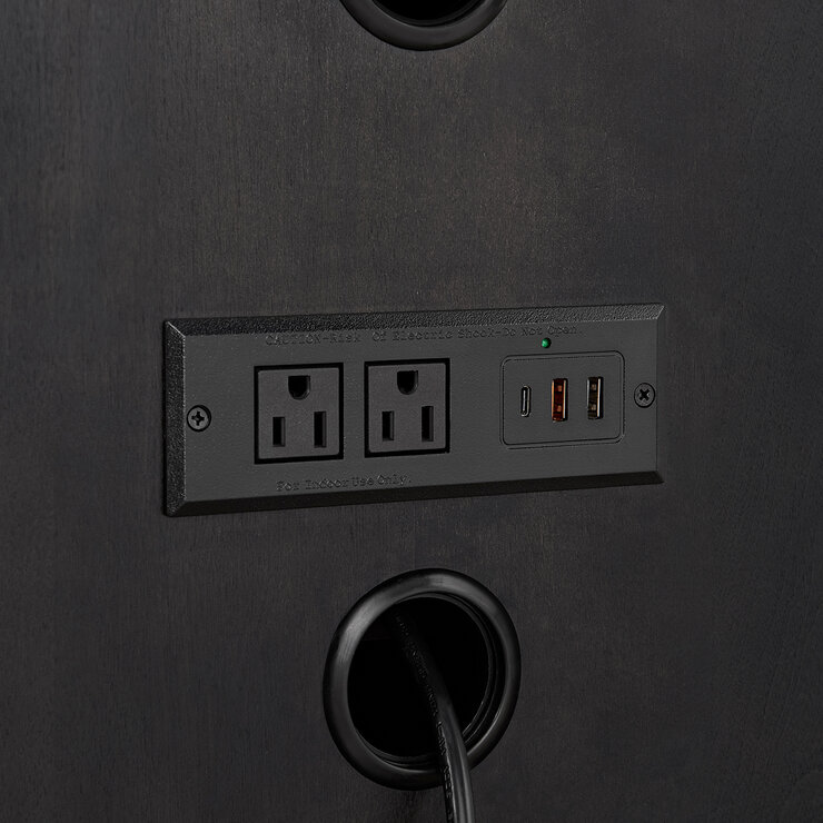 Universal Broadmoore, Bellevue, Mesa de Noche