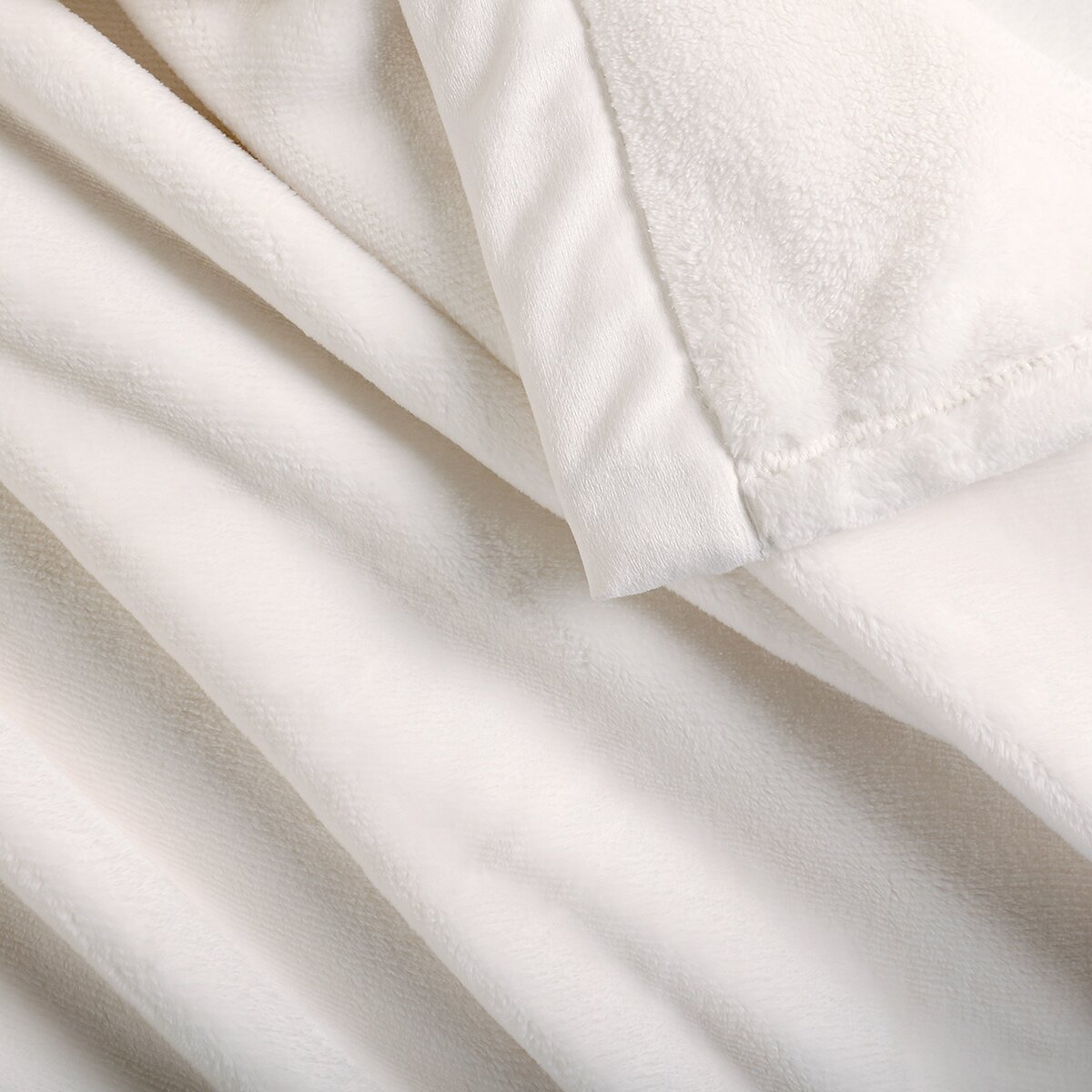 Kirkland Signature, Cobija, Tamaño Queen, Color Blanco