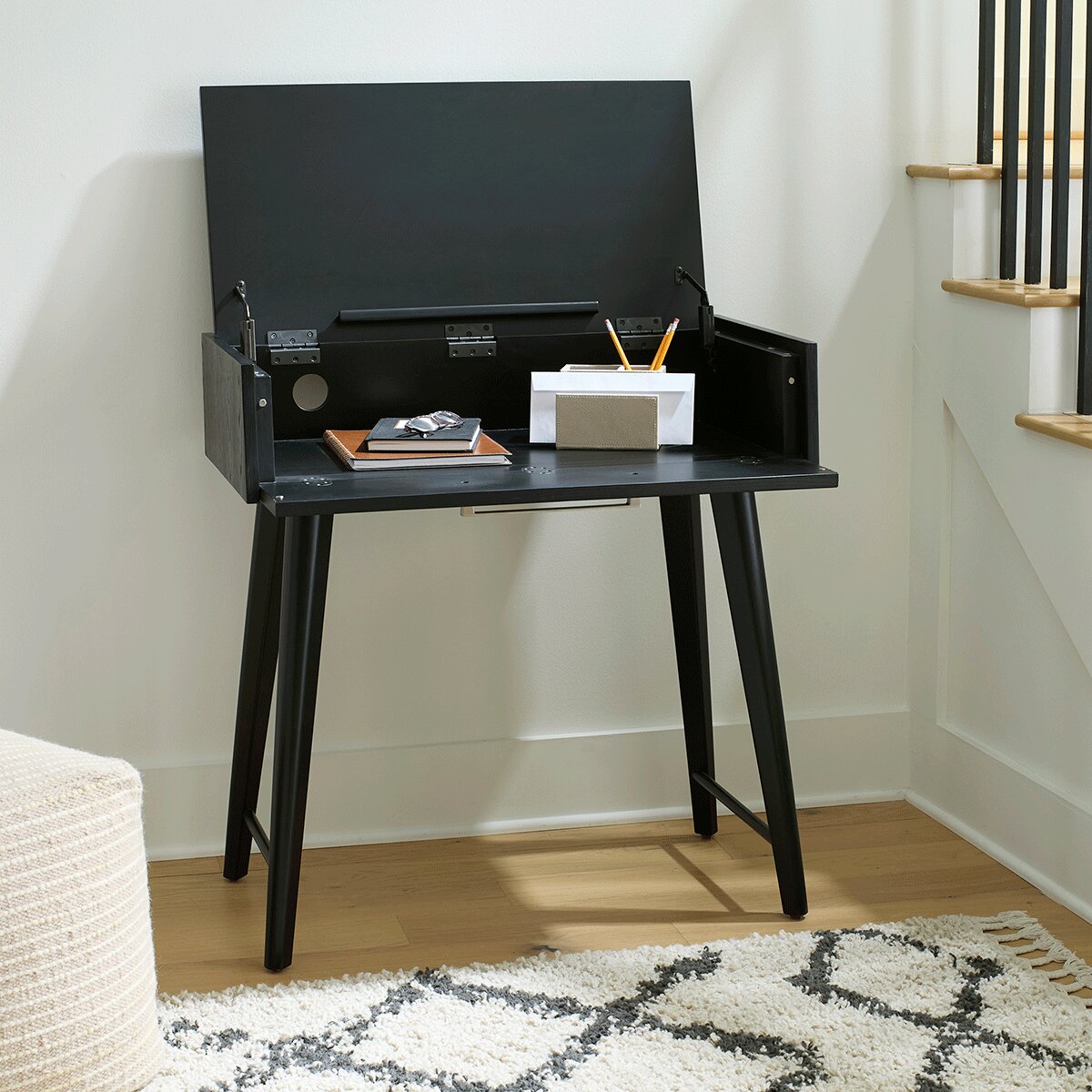 Universal Broadmoore, Evans, Escritorio Abatible