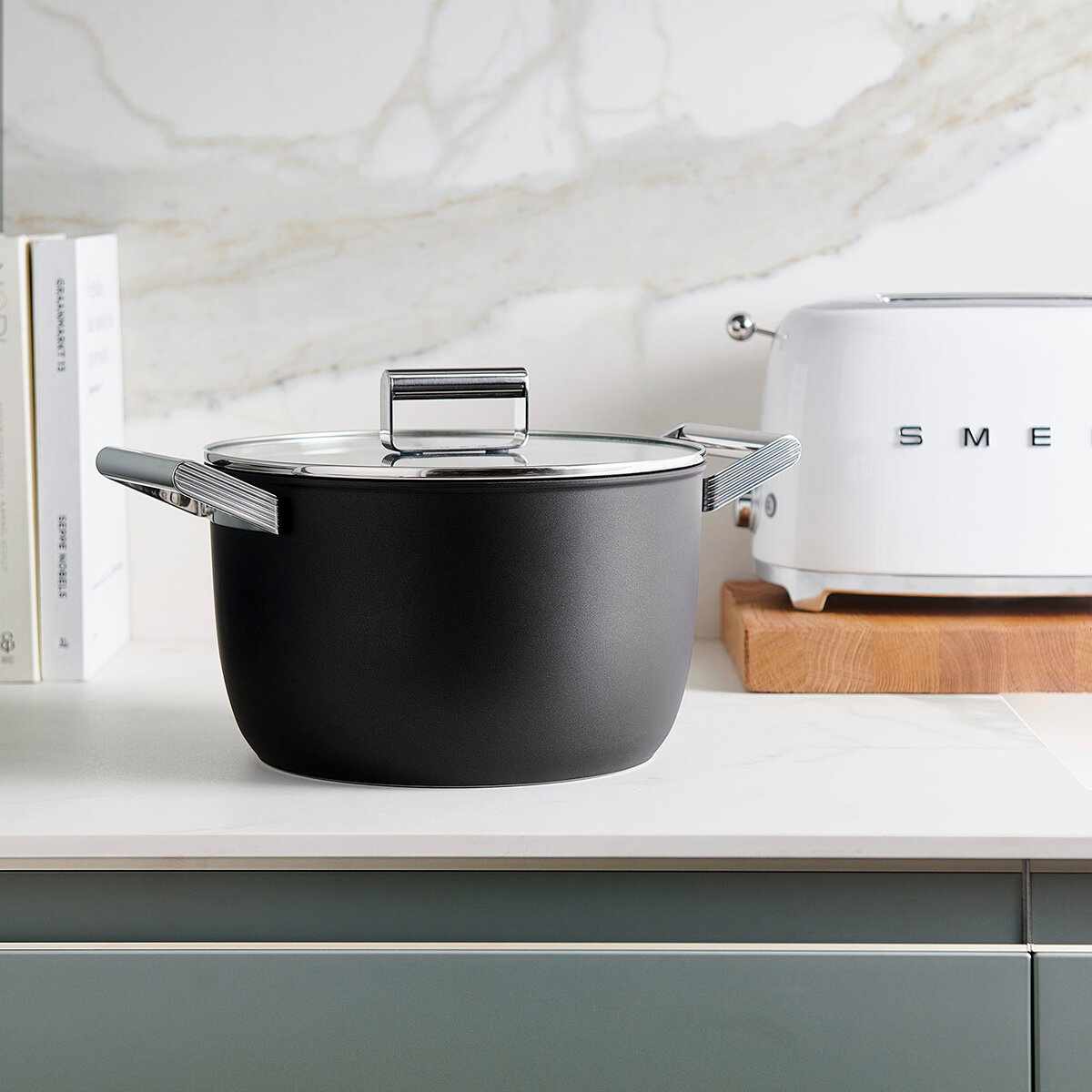 Smeg Olla de 26cm con Tapa de Cristal Varios Colores