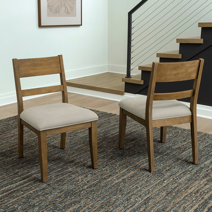 Universal Broadmoore Furniture, Clayton, Juego de Comedor de 9 piezas Universal Broadmoore Furniture, Clayton, Juego de Comedor de 9 piezas