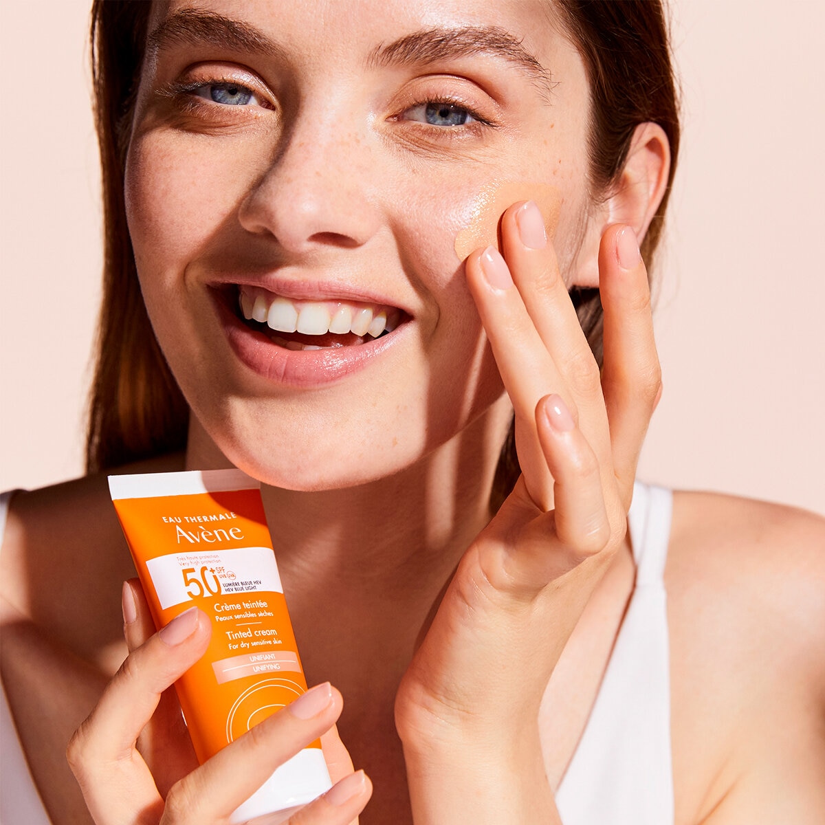 Avène Maticante Fluido Solar con Color FPS 50+ 50 ml