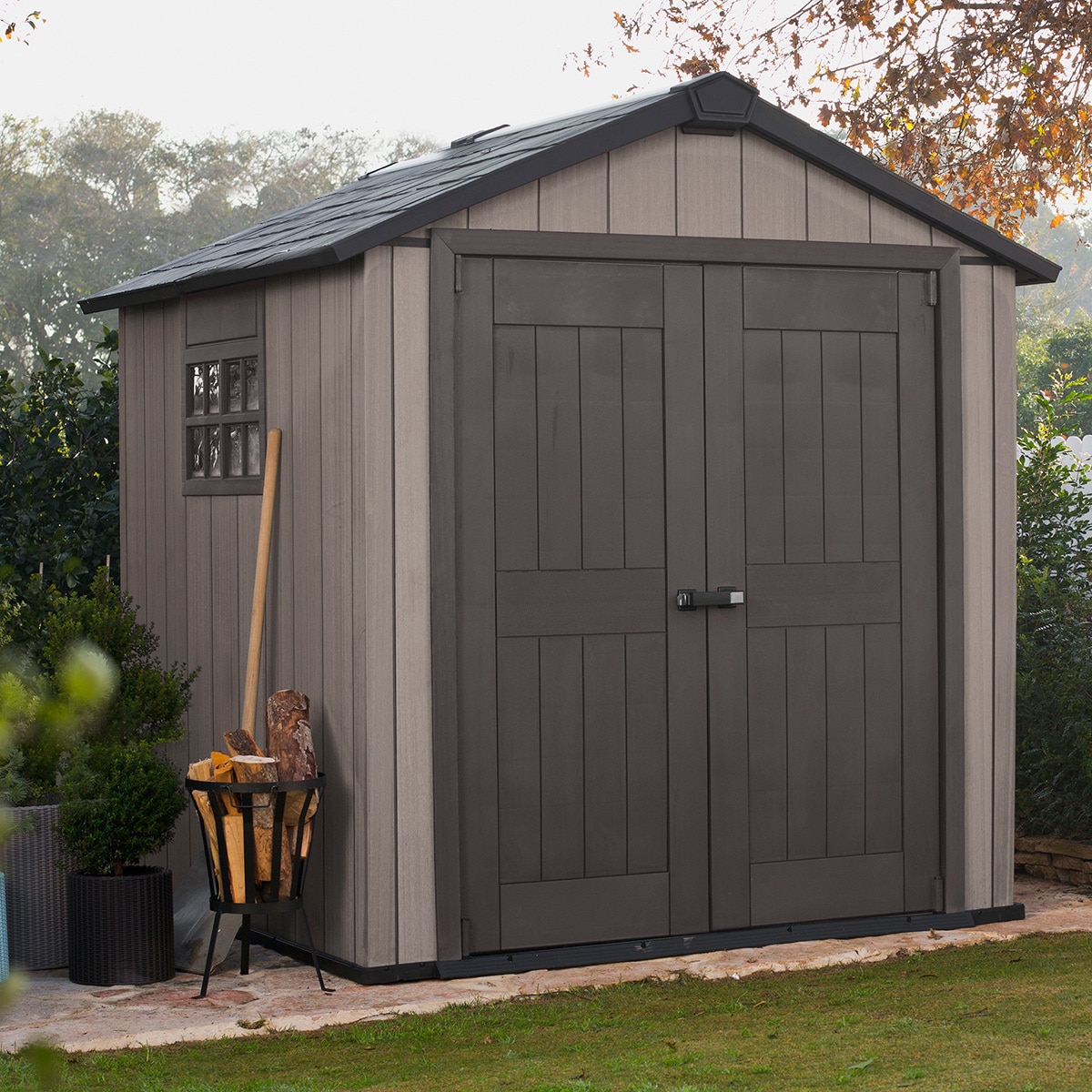 Colorida Casa De Madera Roja En El Dia Imagen De Archivo Imagen De Outdoors Escena 163026341