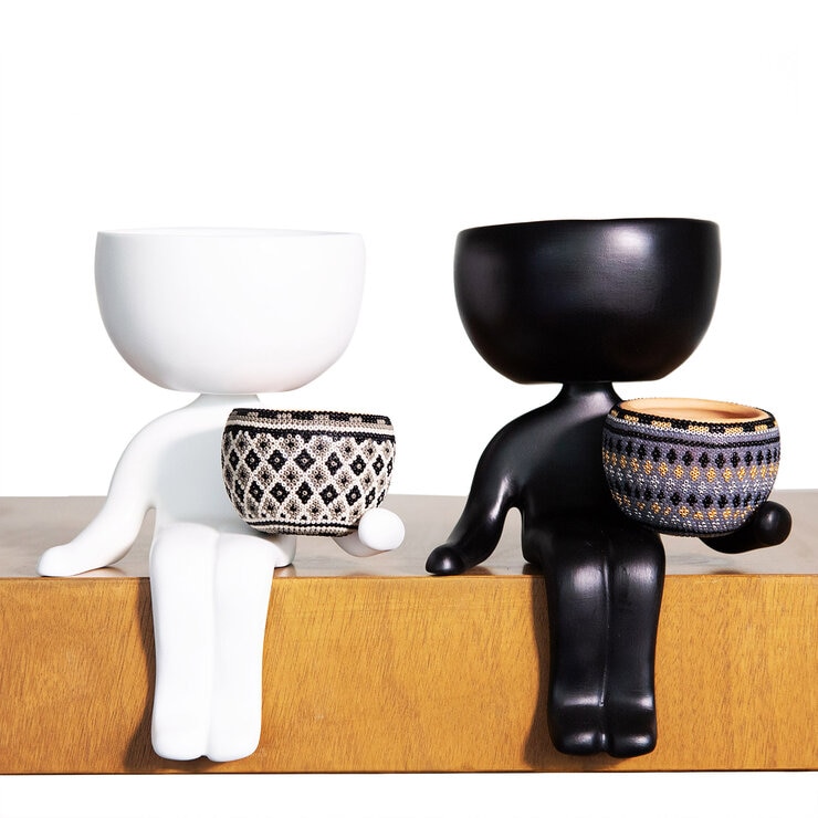 Estudio Floga, Robert Set de 2 Macetas estilo Huichol