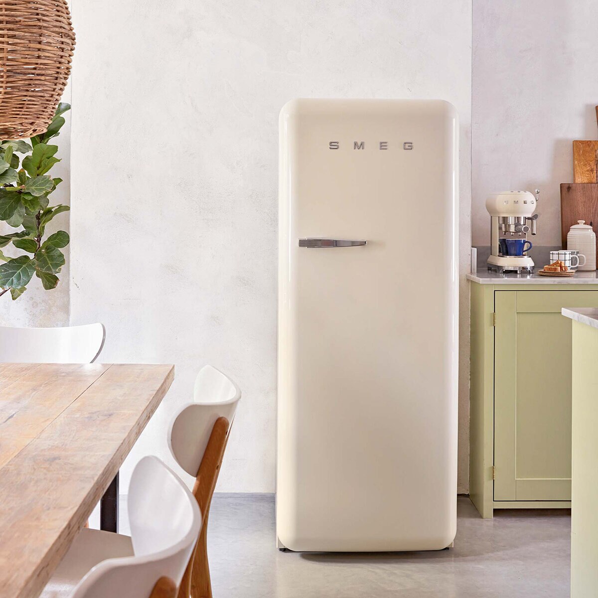 Smeg Refrigerador 9" Crema