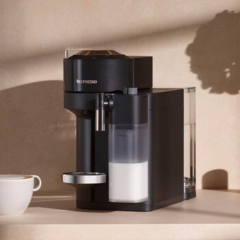 Nespresso, Cafetera Vertuo Lattisima Black