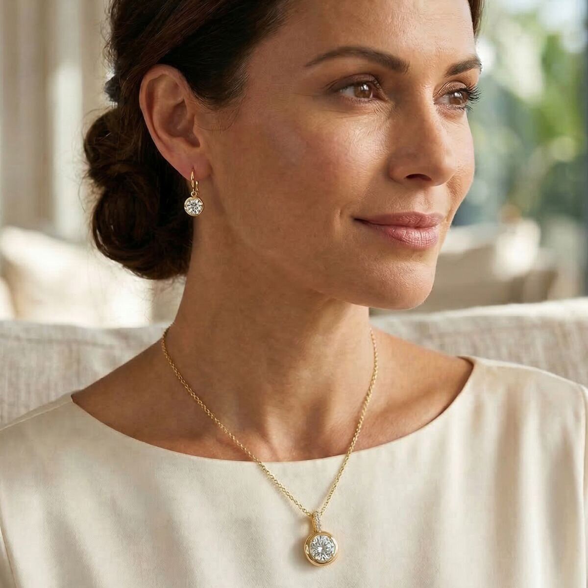 Mayfer, Juego Dorado de Collar y Aretes, con Cristal Austríaco