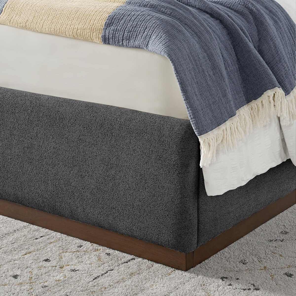 Northridge Home, Amelia, Cama King Tapizada