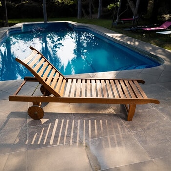 Midtown Concept, Camastro de Madera Phuket