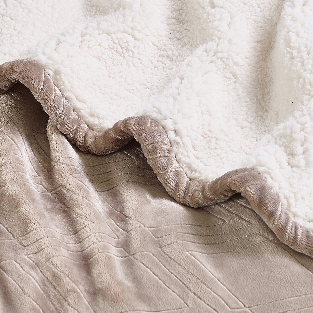 Monte & Jardín Cobija Tamaño Queen 229cm x 229cm, Beige
