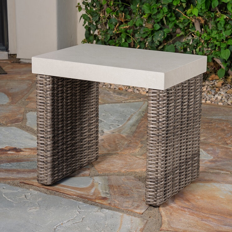 SunVilla, Knox Set Bistro con Ottoman para Exteriores de 5 Piezas SunVilla, Knox Set Bistro con Ottoman para Exteriores de 5 Piezas