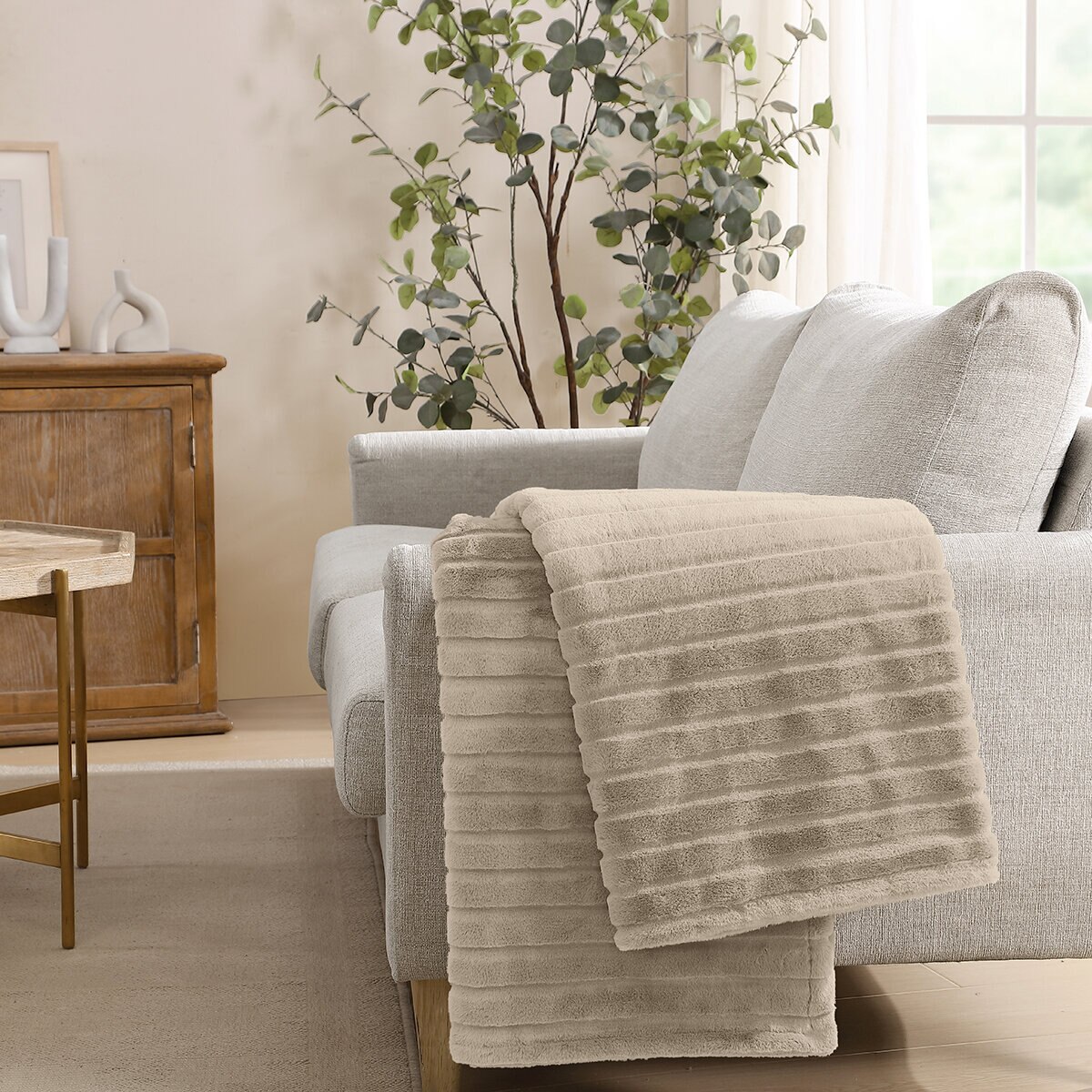 Jennifer Adams Manta Afelpada 152 cm x 177 cm Beige
