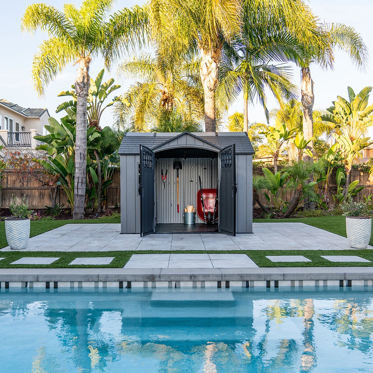 Lifetime, Cobertizo de Almacenamiento Exterior de 2.43 m x 3.04 m