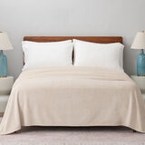 Berkshire Life, Cobija, Tamaño King, Color Marfil Berkshire Life, Cobija, Tamaño King, Color Marfil