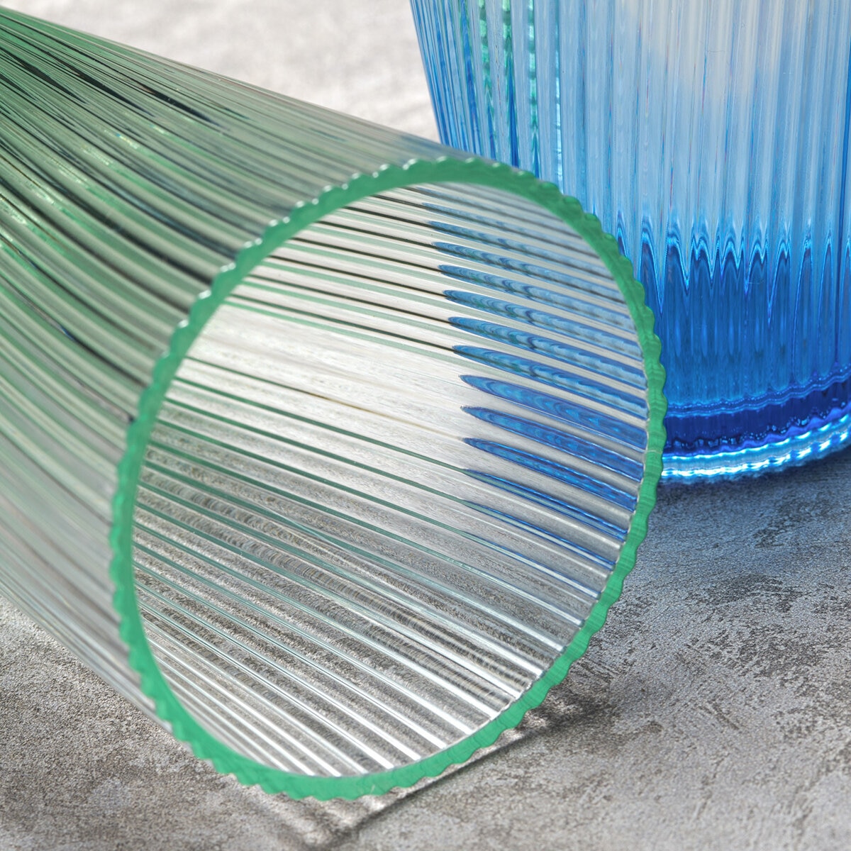 Juego de 8 Vasos Acrílicos de Colores, 651mL