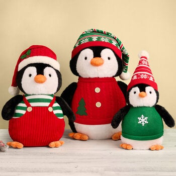 Familia de Pinguinos de Peluche Decorativos, Juego de 3 Pzas.