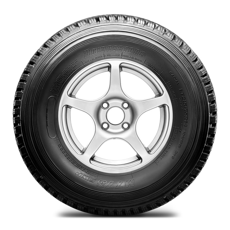 Llanta Bridgestone M773 215/75R14 104P