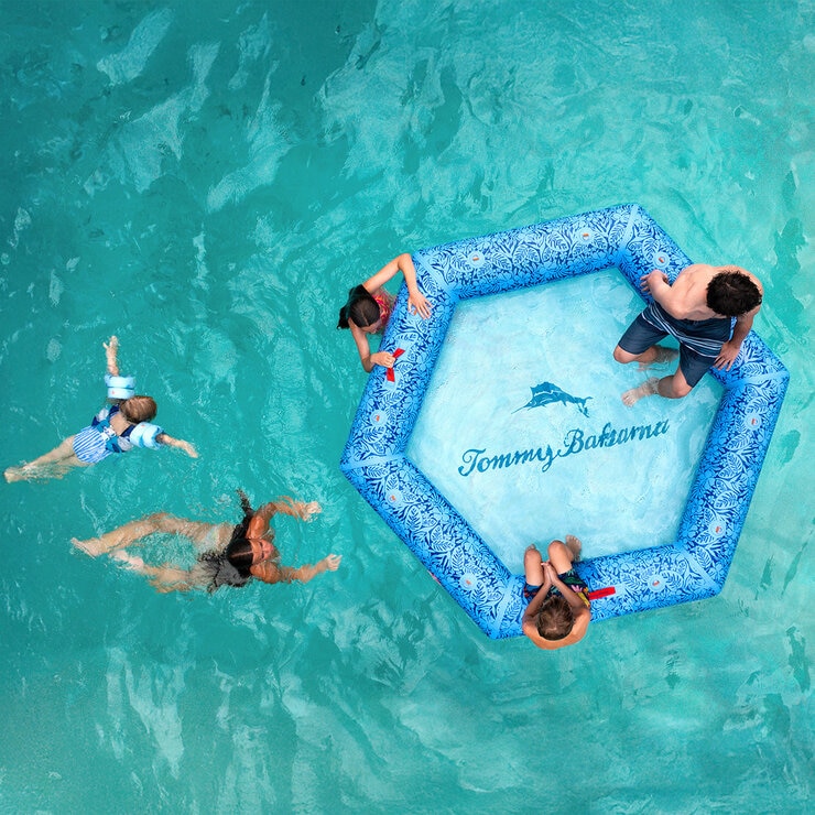 Tommy Bahama Hamaca Flotante Inflable de 8' Tommy Bahama Hamaca Flotante Inflable de 8'