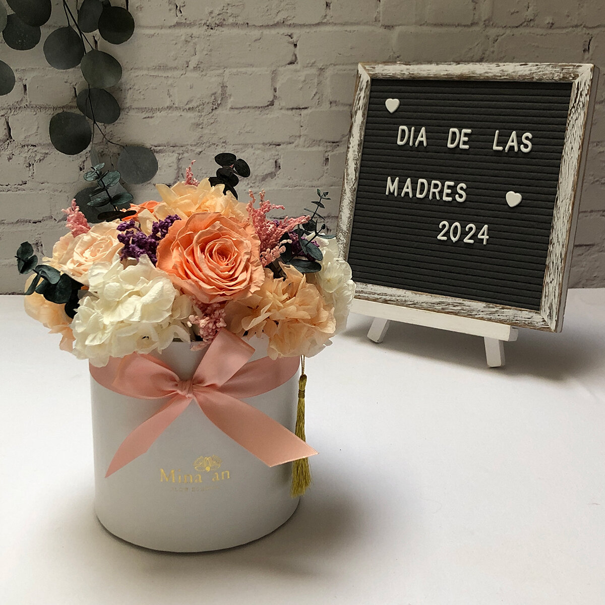 Mina'an Flor Eterna, Bouquet Peach Día de las Madres, con Flores y Follaje Preservado, Duración 6 meses