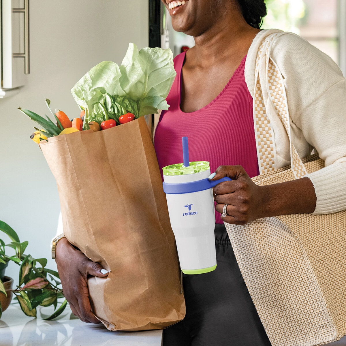 Reduce 2 Vasos Aislados al Vacío de 710 mL, Negro y Blanco