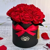 Alive,Bouquet 12 Rosas Rojas, Caja Negra, Duración 6 Meses.