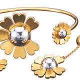 Mayfer, Juego Dorado de Aretes y Pulsera con Diseño de Flor Mayfer, Juego Dorado de Aretes y Pulsera con Diseño de Flor