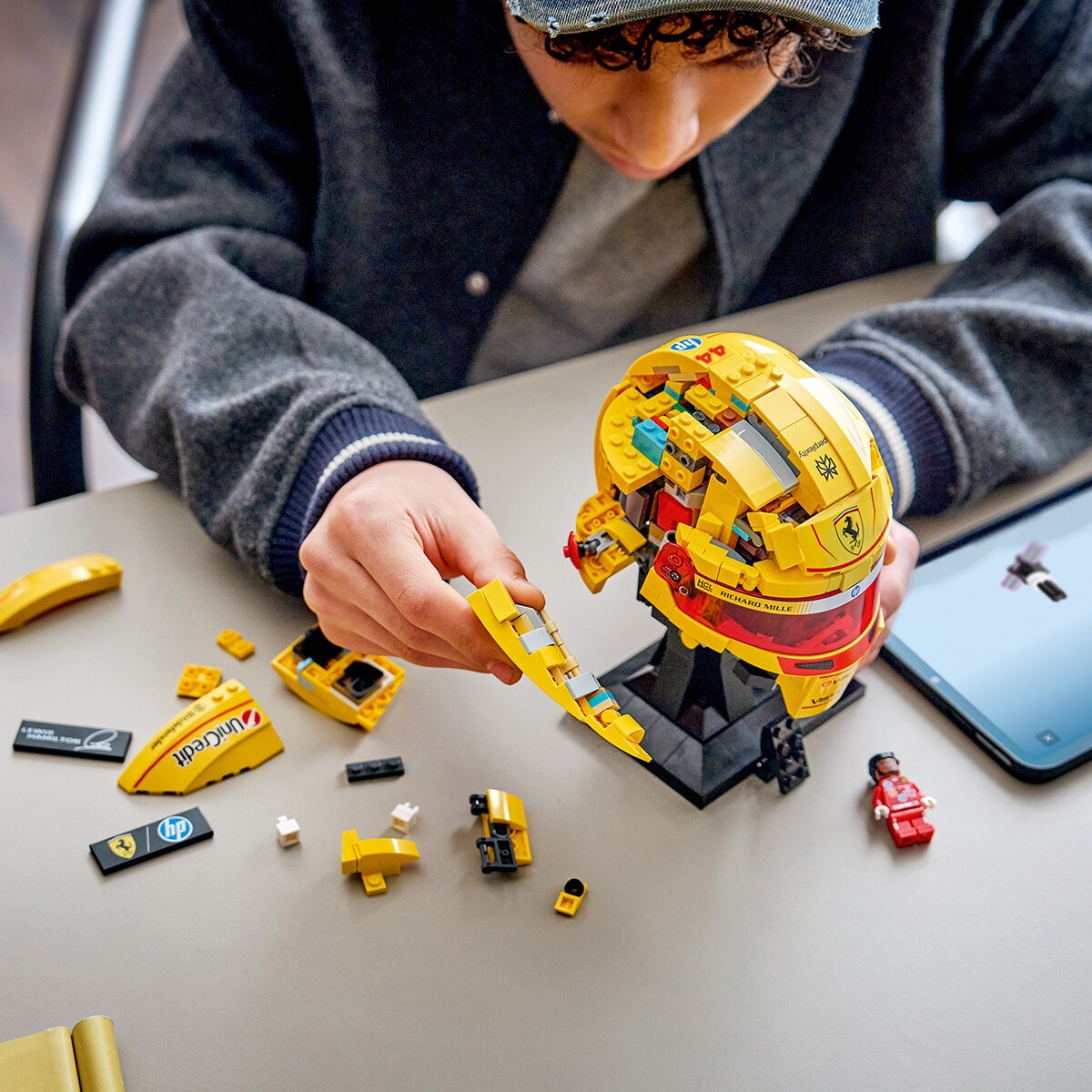 LEGO Editions Ferrari HP: Casco de Lewis Hamilton LEGO Editions Ferrari HP: Casco de Lewis Hamilton
